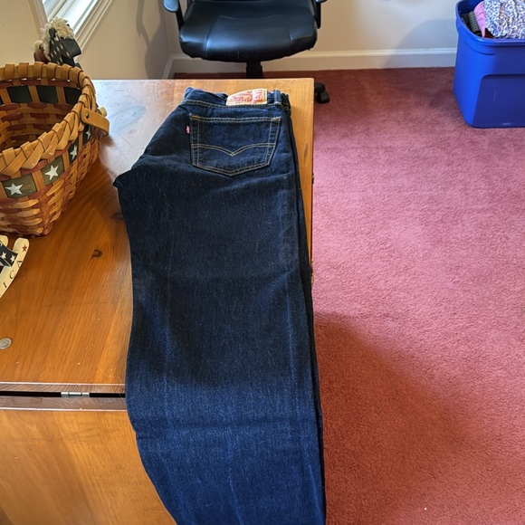 Washed and never worn Levi’s - Picture 2 of 3